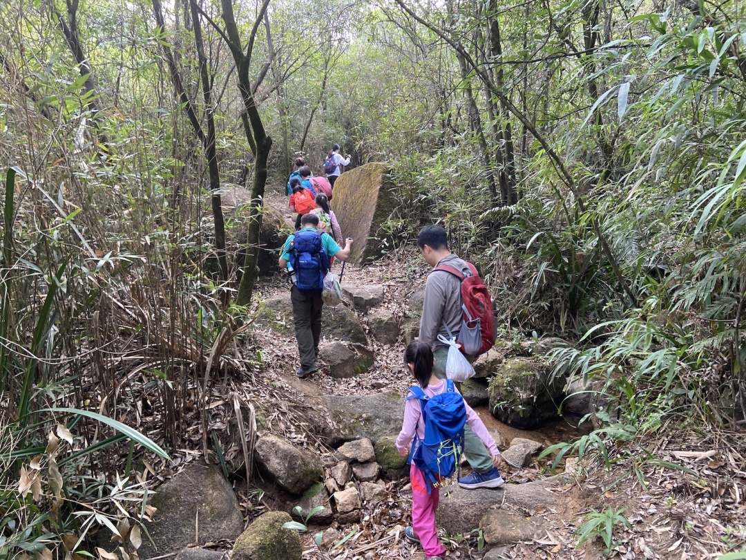 离广州最近的了哥髻——登山线路一般般，但我推荐你试试